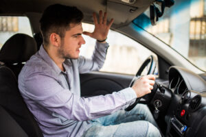 ira al volante y manejo defensivo
